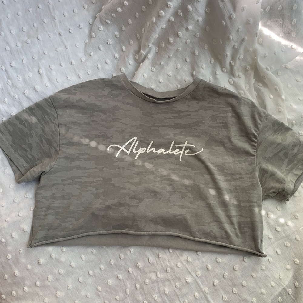Alphalete Crop